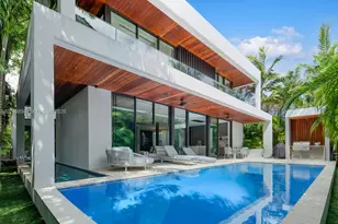 6015 N Bay Rd, Miami Beach, FL 33140 - Photo 3