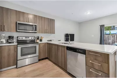 171 NW 158th St #8, Miami, FL 33169 - Photo 5