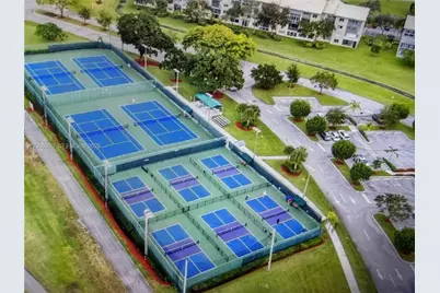 1401 SW 134th Way #305C, Pembroke Pines, FL 33027 - Photo 11