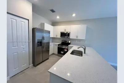 11889 SW 245th Ter, Homestead, FL 33032 - Photo 7