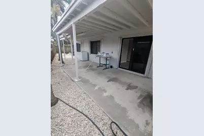 630 SE 3rd Pl, Hialeah, FL 33010 - Photo 11
