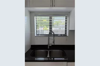 107 W Pembroke Rd #0, Hallandale Beach, FL 33009 - Photo 11