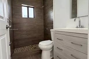 107 W Pembroke Rd, Hallandale Beach, FL 33009 - Photo 21