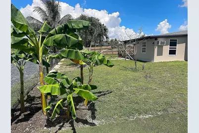 3232 Village Green Dr, Miami, FL 33175 - Photo 15