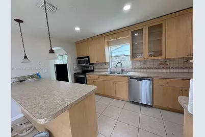 3232 Village Green Dr, Miami, FL 33175 - Photo 5