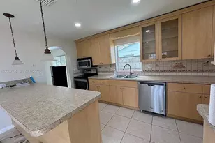 3232 Village Green Dr, Miami, FL 33175 - Photo 5