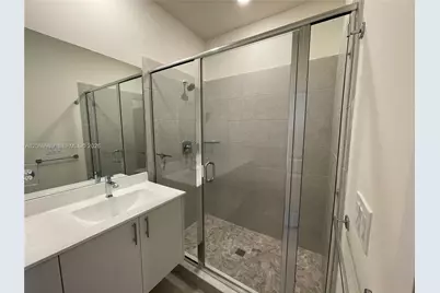 4460 NW 83rd Ave, Doral, FL 33166 - Photo 17