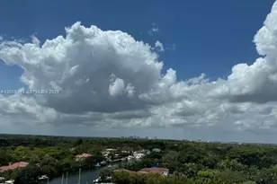 90 Edgewater Dr, Coral Gables, FL 33133 - Photo 21