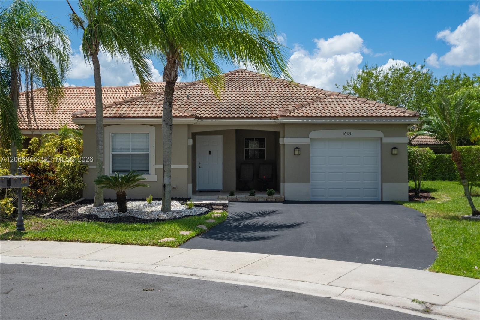 1625 Orion Ln - 1625 Orion Ln, Weston, FL 33327 Luxury Property | Jose Angel Pina