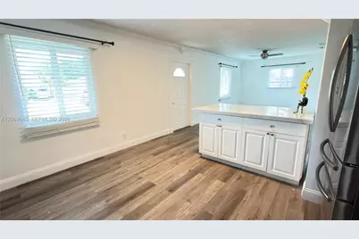 8151 SW 7th St, North Lauderdale, FL 33068 - Photo 9