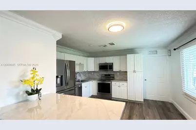 8151 SW 7th St, North Lauderdale, FL 33068 - Photo 7