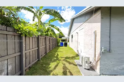 8151 SW 7th St, North Lauderdale, FL 33068 - Photo 41