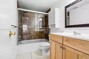 8900 Washington Blvd, Pembroke Pines, FL 33025 - Photo 25