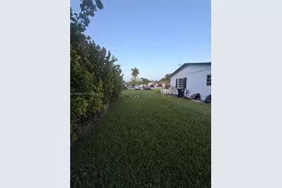 18608 SW 93rd Pl, Cutler Bay, FL 33157 - Photo 19