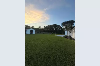18608 SW 93rd Pl, Cutler Bay, FL 33157 - Photo 21