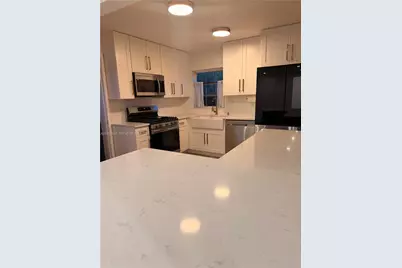 18608 SW 93rd Pl, Cutler Bay, FL 33157 - Photo 17