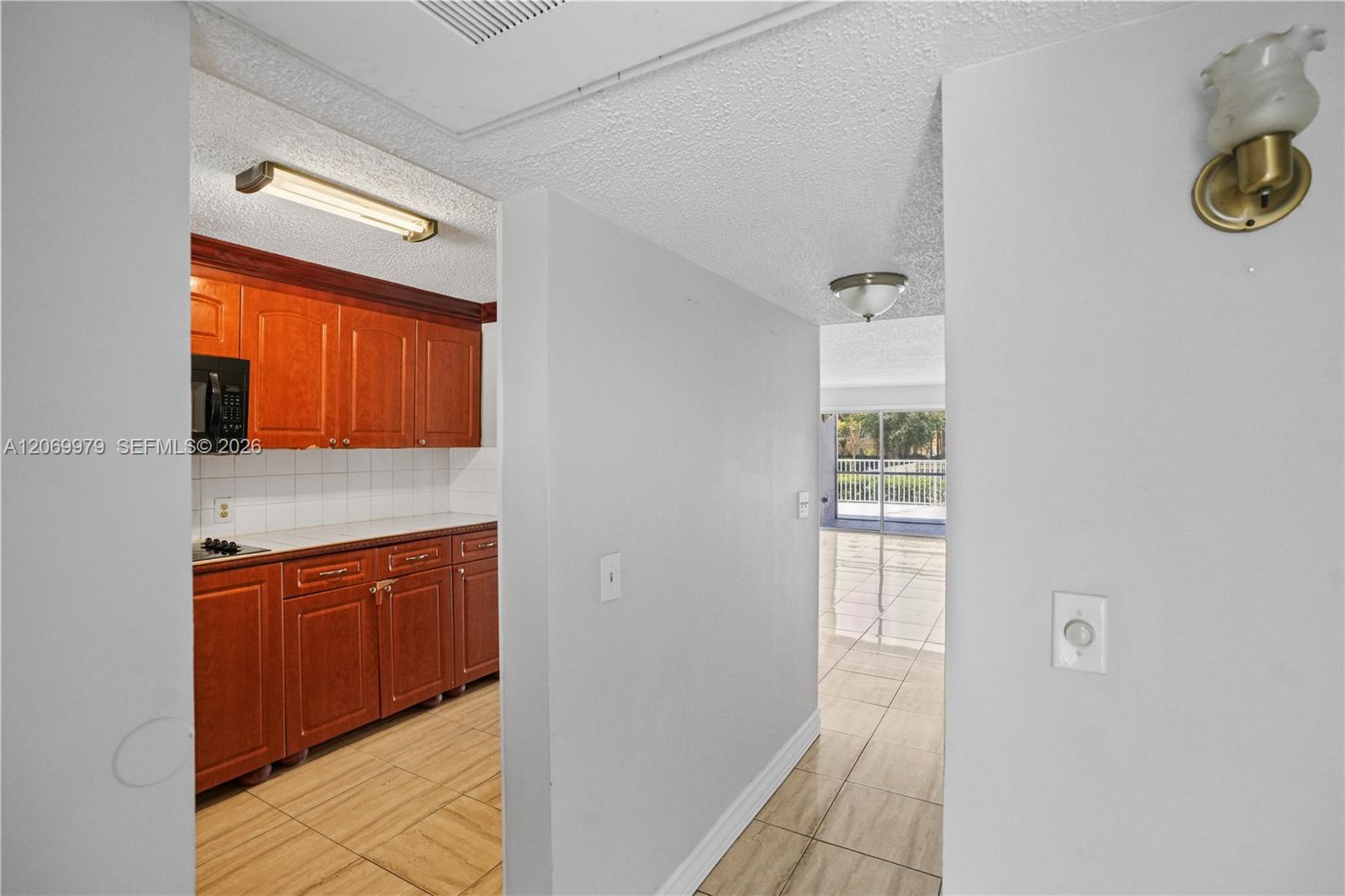 661 N University Dr #1-103 - 661 N University Dr #1-103, Pembroke Pines, FL 33024 Luxury Property | Jose Angel Pina