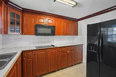 661 N University Dr #1-103, Pembroke Pines, FL 33024 - Photo 3