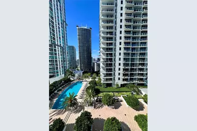 1060 Brickell Ave #1815, Miami, FL 33131 - Photo 9