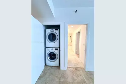 1060 Brickell Ave #1815, Miami, FL 33131 - Photo 5