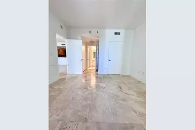 1060 Brickell Ave #1815, Miami, FL 33131 - Photo 11