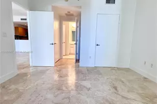 1060 Brickell Ave, Miami, FL 33131 - Photo 11