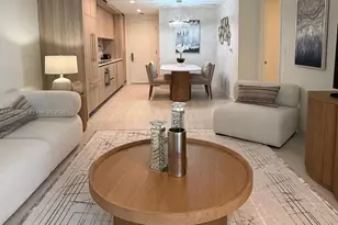 77 SE 5th St, Miami, FL 33131 - Photo 3