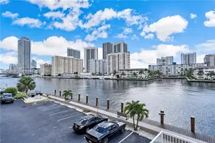 111 Golden Isles Dr, Hallandale Beach, FL 33009 - Photo 25