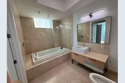 218 SE 14th St #TS107, Miami, FL 33131 - Photo 5