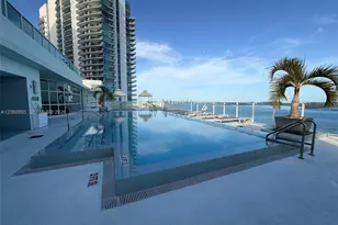 218 SE 14th St, Miami, FL 33131 - Photo 15