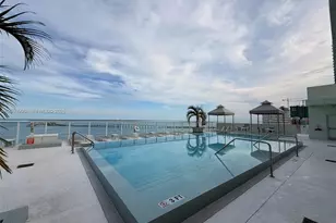 218 SE 14th St, Miami, FL 33131 - Photo 17