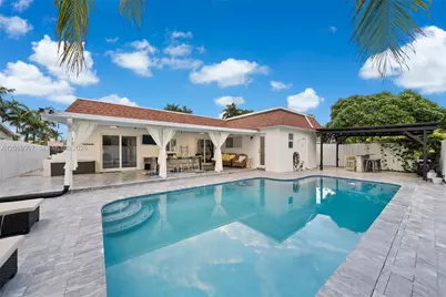 208 SE 4th Ter, Dania Beach, FL 33004 - Photo 15