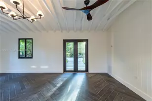 10901 NE 3rd Ave, Miami, FL 33161 - Photo 17