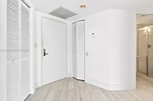 19195 NE 36th Ct, Aventura, FL 33180 - Photo 3