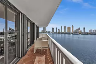 3000 Island Blvd, Aventura, FL 33160 - Photo 25