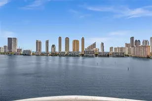 3000 Island Blvd, Aventura, FL 33160 - Photo 3