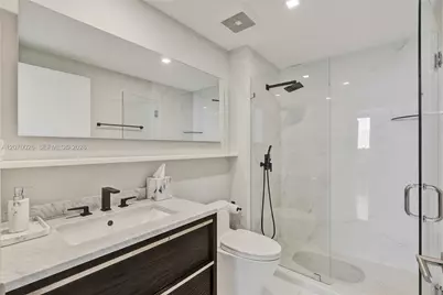 17875 Collins Ave #3101, Sunny Isles Beach, FL 33160 - Photo 29