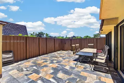 953 Springdale Cir, Palm Springs, FL 33461 - Photo 39