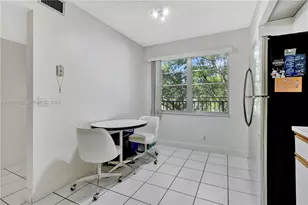 12500 SW 6th St, Pembroke Pines, FL 33027 - Photo 9
