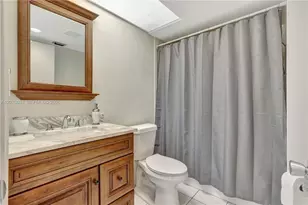 12500 SW 6th St, Pembroke Pines, FL 33027 - Photo 15