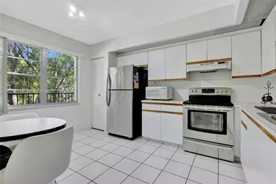 12500 SW 6th St #311N, Pembroke Pines, FL 33027 - Photo 7