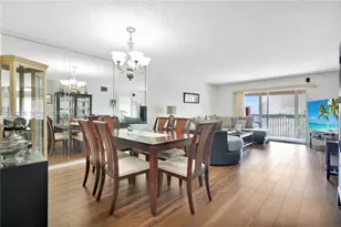 12500 SW 6th St, Pembroke Pines, FL 33027 - Photo 5