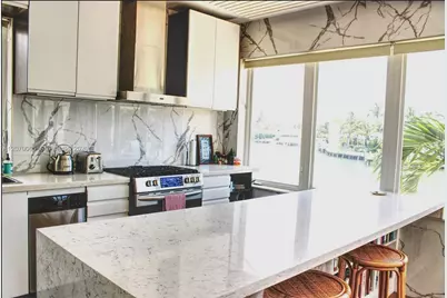 4710 Pine Tree Dr #49, Miami Beach, FL 33140 - Photo 7