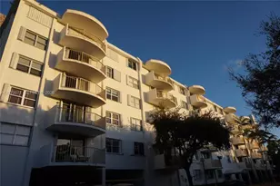 210 Seaview Dr, Key Biscayne, FL 33149 - Photo 1