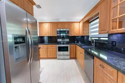 4010 Johnson St, Hollywood, FL 33021 - Photo 7
