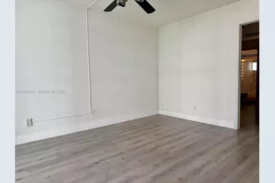 5401 Collins Ave #144, Miami Beach, FL 33140 - Photo 23