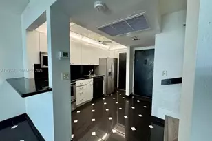 5401 Collins Ave, Miami Beach, FL 33140 - Photo 13