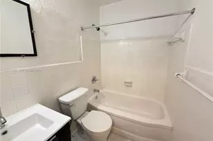 1821 N 17th Ct, Hollywood, FL 33020 - Photo 9