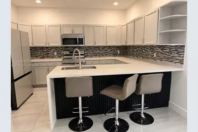 9229 W 33rd Way, Hialeah, FL 33018 - Photo 3