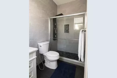 9229 W 33rd Way, Hialeah, FL 33018 - Photo 9